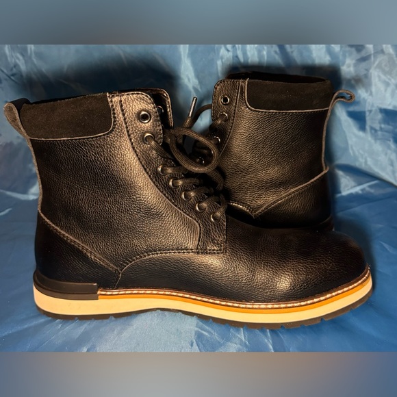 Express Leather Sneaker Boot - size 8 - Picture 7 of 11